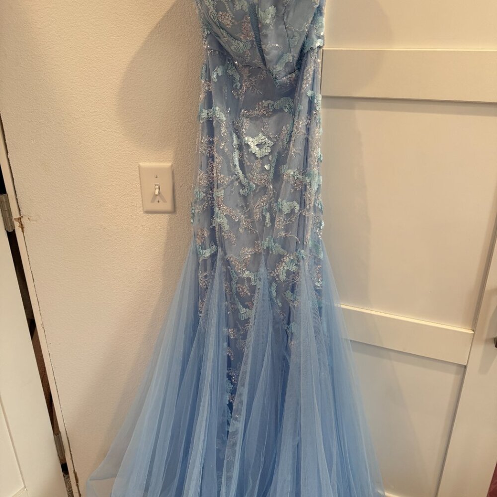 Mesh Insert Mermaid Sequin Prom/Formal Dress. Blue. Size M(7-9). NWOT. (3279)